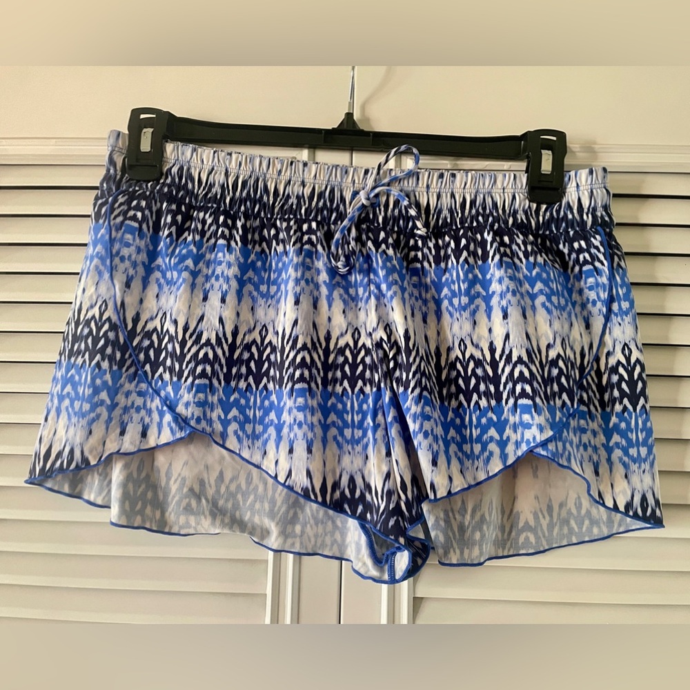 Athleta Women’s Kamala Petal Shorts Caspian Blue Print SZ L